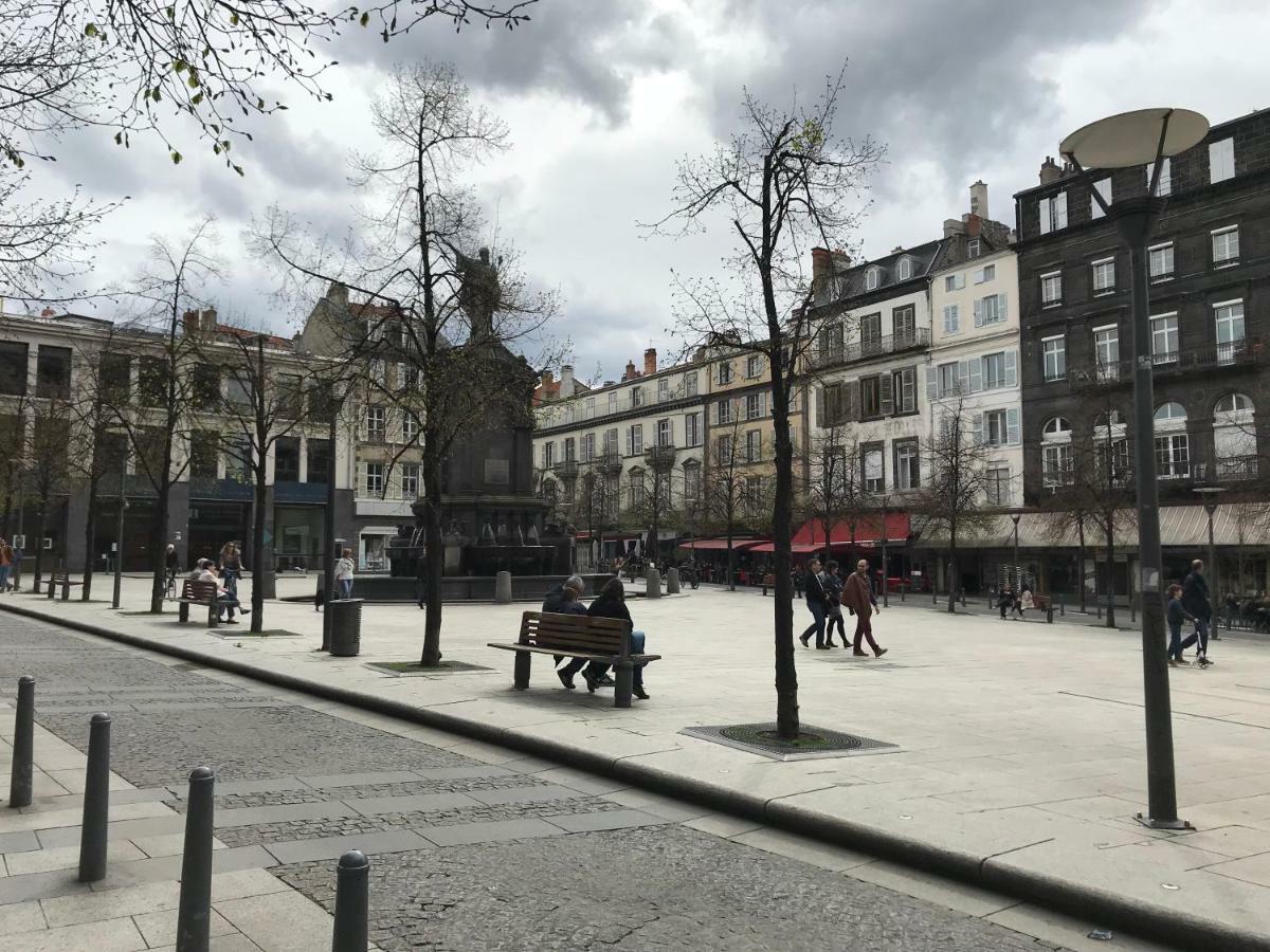 Nid Douillet Sur Plateau Central Клермон-Ферран Екстер'єр фото